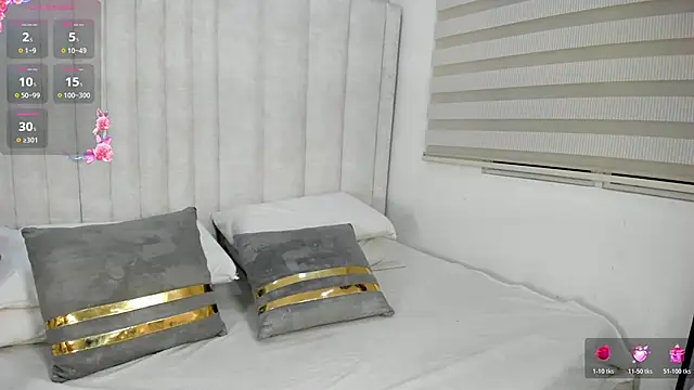 Snapshot of Katya_blonde chatting on February 6, 9:29 pm Katya blonde online show from February 6, 9:29 pm