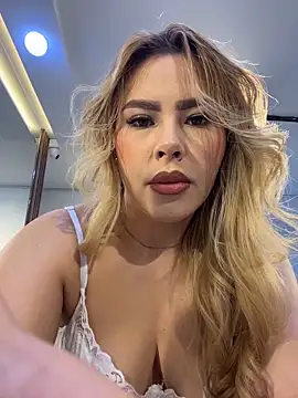 Snapshot of Katya_blonde chatting on February 16, 8:38 pm Katya blonde online show from February 16, 8:38 pm