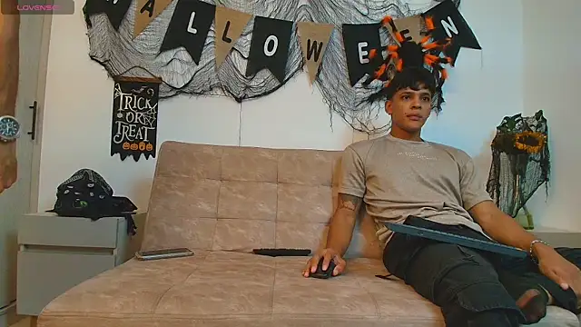 Snapshot of thomas_elg chatting on October 23, 1:16 am thomas elg online show from October 23, 1:16 am