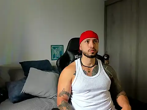 Snapshot of Dave-Max01 chatting on November 8, 3:45 pm Dave-Max01 online show from November 8, 3:45 pm