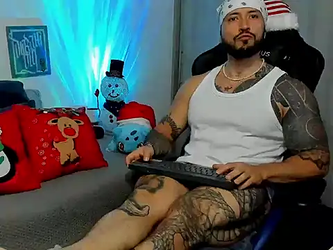 Snapshot of Dave-Max01 chatting on December 2, 2:34 pm Dave-Max01 online show from December 2, 2:34 pm