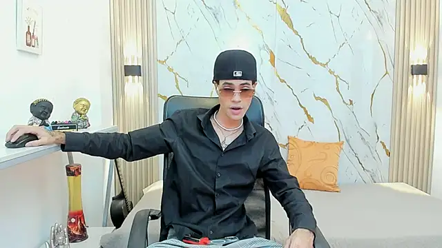 JacobBlackwell  online show from January 10, 7:59 pm