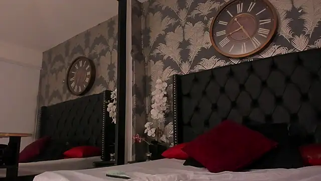 Snapshot of Valeria_Collin chatting on December 2, 2:34 pm Valeria Collin online show from December 2, 2:34 pm