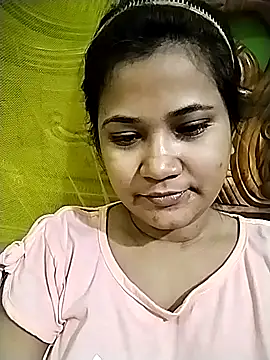 Snapshot of your_olivia-03 chatting on October 6, 8:28 pm your olivia-03 online show from October 6, 8:28 pm