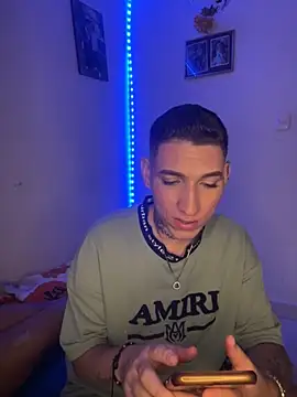 Snapshot of davidxxx_2012 chatting on October 18, 1:30 am davidxxx 2012 online show from October 18, 1:30 am