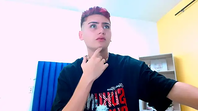 Snapshot of Alex_Millerss chatting on December 3, 11:14 pm Alex Millerss online show from December 3, 11:14 pm