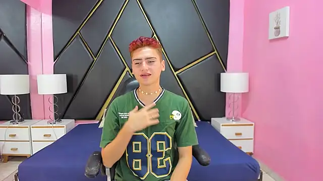 Snapshot of Alex_Millerss chatting on December 16, 11:54 pm Alex Millerss online show from December 16, 11:54 pm