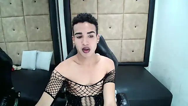 Snapshot of Marcuszion_XX chatting on October 11, 7:12 pm Marcuszion XX online show from October 11, 7:12 pm