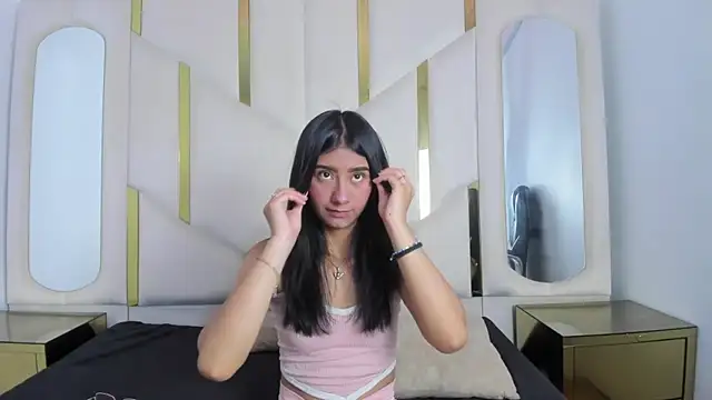 Snapshot of Mia_clark18 chatting on October 25, 6:57 pm Mia clark18 online show from October 25, 6:57 pm