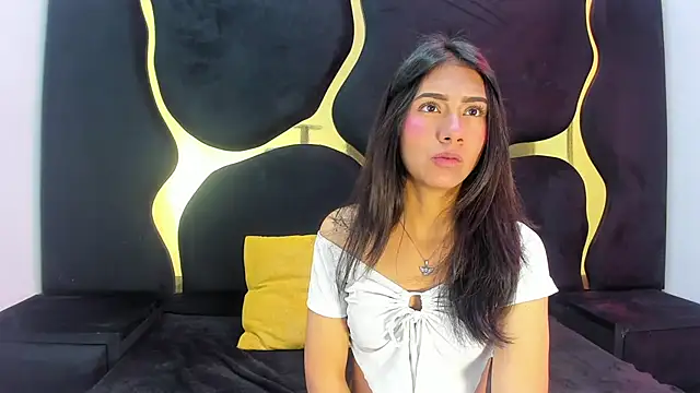 Snapshot of Mia_clark18 chatting on November 8, 4:18 pm Mia clark18 online show from November 8, 4:18 pm