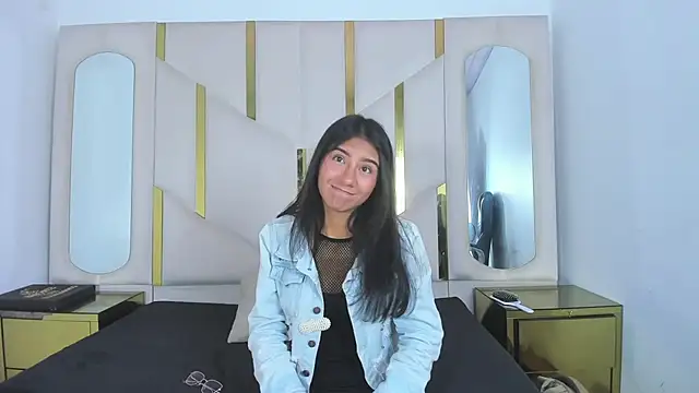 Snapshot of Mia_clark18 chatting on November 16, 8:14 pm Mia clark18 online show from November 16, 8:14 pm