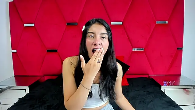 Snapshot of Mia_clark18 chatting on November 19, 8:42 pm Mia clark18 online show from November 19, 8:42 pm