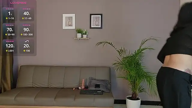 ZahraMilf online show from January 13, 8:14 pm