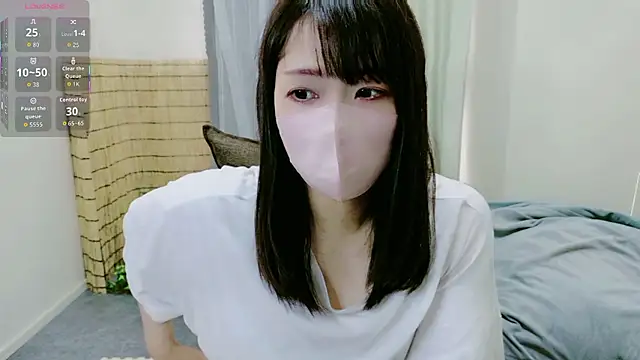 Snapshot of Natsumi-chan chatting on October 13, 3:28 am Natsumi-chan online show from October 13, 3:28 am