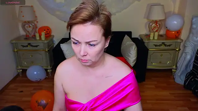 Snapshot of Viola_Rayden chatting on October 15, 11:32 am Viola Rayden online show from October 15, 11:32 am