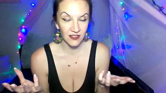 Snapshot of easy_briezy chatting on December 3, 10:08 pm easy briezy online show from December 3, 10:08 pm