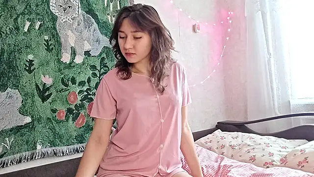 MiaLovelyOne online show from March 21, 10:20 am