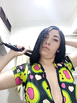 Snapshot of AbbyLewiis chatting on November 26, 9:43 am AbbyLewiis online show from November 26, 9:43 am