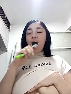 Snapshot of AbbyLewiis chatting on December 3, 9:40 am AbbyLewiis online show from December 3, 9:40 am