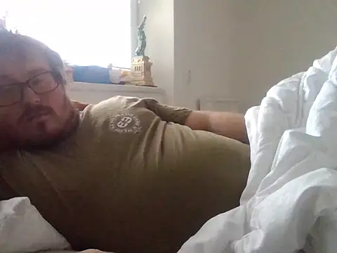 Snapshot of czechguy chatting on November 9, 10:46 am czechguy online show from November 9, 10:46 am