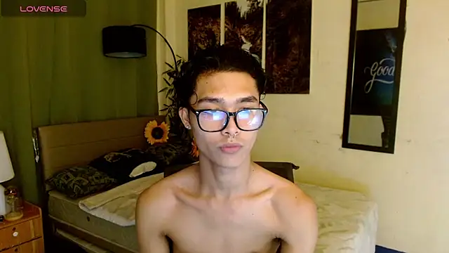 Snapshot of AsianCarl chatting on November 12, 5:02 pm AsianCarl online show from November 12, 5:02 pm