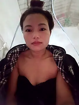 Snapshot of Rabbit-small chatting on October 23, 6:39 pm Rabbit-small online show from October 23, 6:39 pm