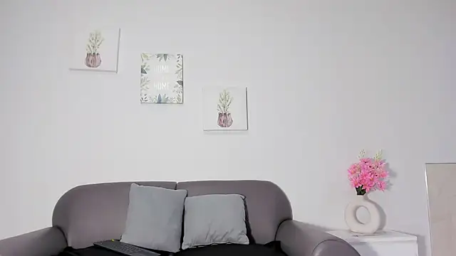 Snapshot of susan_hotmilf chatting on October 17, 11:46 am susan hotmilf online show from October 17, 11:46 am