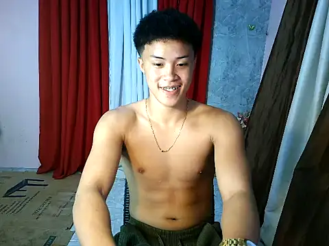 Snapshot of ur_naughtyboy_patrick chatting on October 21, 9:10 am ur naughtyboy patrick online show from October 21, 9:10 am