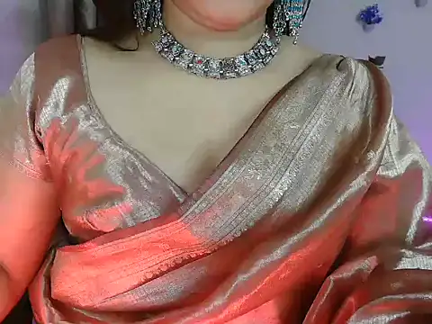 Snapshot of Royal_zara chatting on November 1, 5:59 pm Royal zara online show from November 1, 5:59 pm