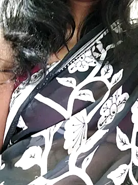 Snapshot of Janu-hasena chatting on November 3, 7:04 pm Janu-hasena online show from November 3, 7:04 pm