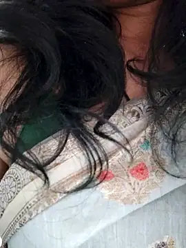 Snapshot of Janu-hasena chatting on November 12, 6:19 pm Janu-hasena online show from November 12, 6:19 pm