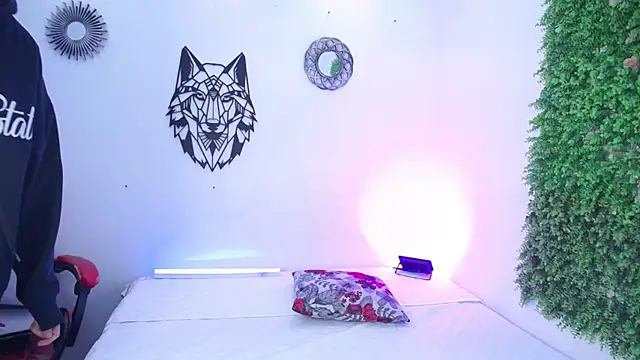 Emo Boy  online show from December 4, 12:25 pm