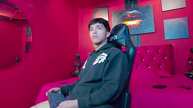 Snapshot of Stefano_Calle chatting on December 17, 7:31 pm Stefano Calle online show from December 17, 7:31 pm