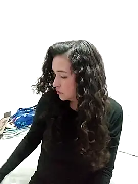 Snapshot of Miacollins12 chatting on December 14, 2:06 am Miacollins12 online show from December 14, 2:06 am