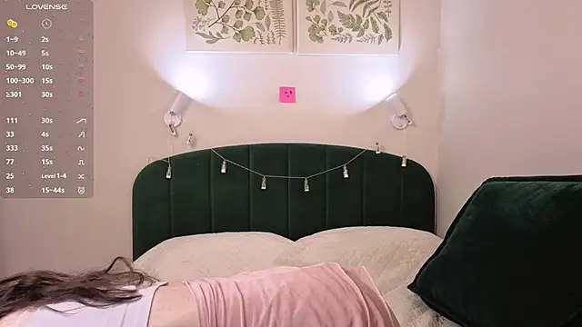 SylviaHamilton online show from March 29, 2:28 pm