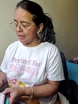 Snapshot of Miss__kendra_ chatting on October 31, 2:51 pm Miss kendra online show from October 31, 2:51 pm