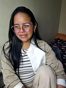 Snapshot of Miss__kendra_ chatting on December 4, 1:20 pm Miss kendra online show from December 4, 1:20 pm