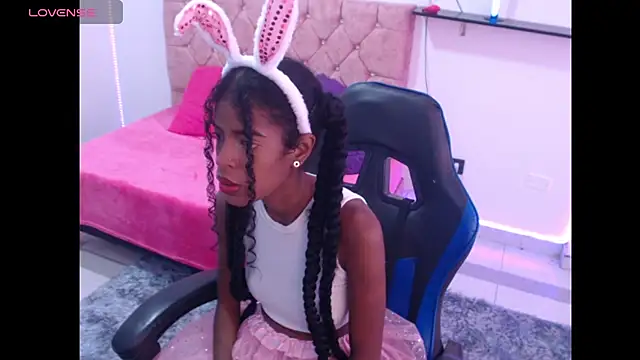 Snapshot of thianahorny chatting on October 16, 12:28 pm thianahorny online show from October 16, 12:28 pm