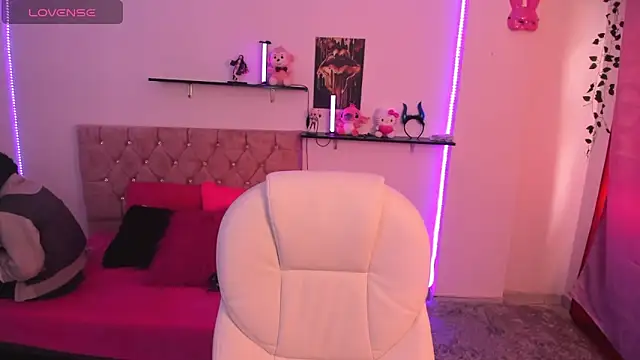 Snapshot of thianahorny chatting on October 25, 12:34 pm thianahorny online show from October 25, 12:34 pm