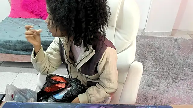 Snapshot of thianahorny chatting on December 1, 11:59 am thianahorny online show from December 1, 11:59 am