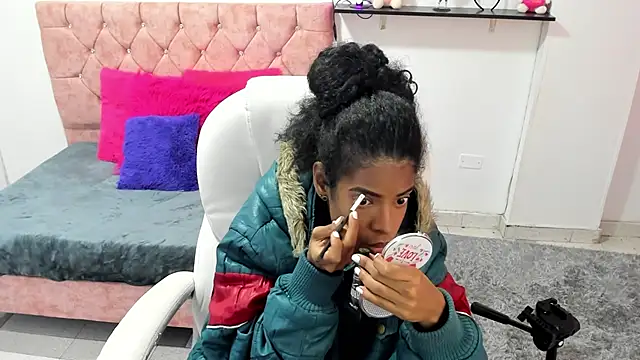 Snapshot of thianahorny chatting on December 4, 12:25 pm thianahorny online show from December 4, 12:25 pm