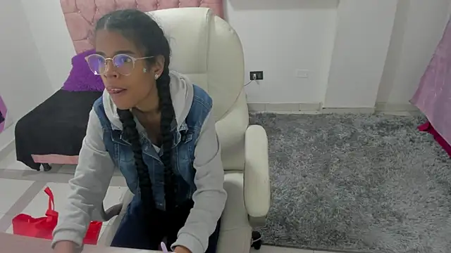 thianahorny online show from January 16, 11:14 am