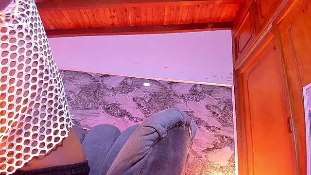 Ethan thouse online show from December 19, 7:10 pm