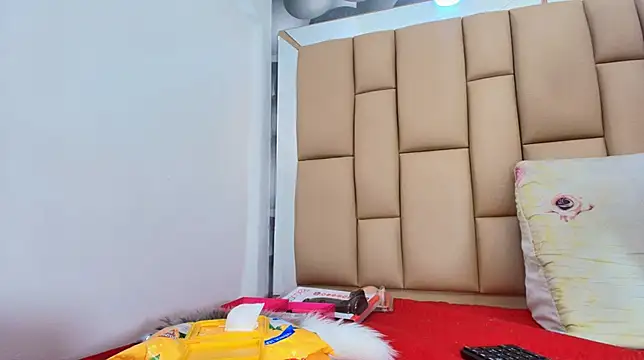 Snapshot of hannah_teehn chatting on December 2, 7:09 pm hannah teehn online show from December 2, 7:09 pm