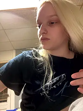 lexuslover687 online show from April 15, 8:43 am