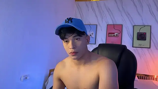 Snapshot of David_Nova chatting on November 8, 11:10 am David Nova online show from November 8, 11:10 am