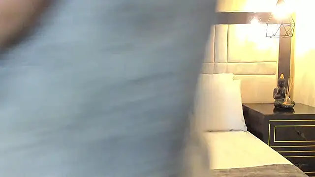 Snapshot of RousseWalker chatting on November 12, 12:05 pm RousseWalker online show from November 12, 12:05 pm