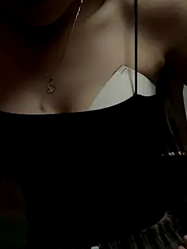 Snapshot of hi-hi-zz chatting on October 11, 1:38 am hi-hi-zz online show from October 11, 1:38 am