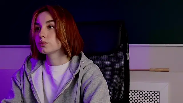 ClaireMathis online show from April 30, 2:34 pm