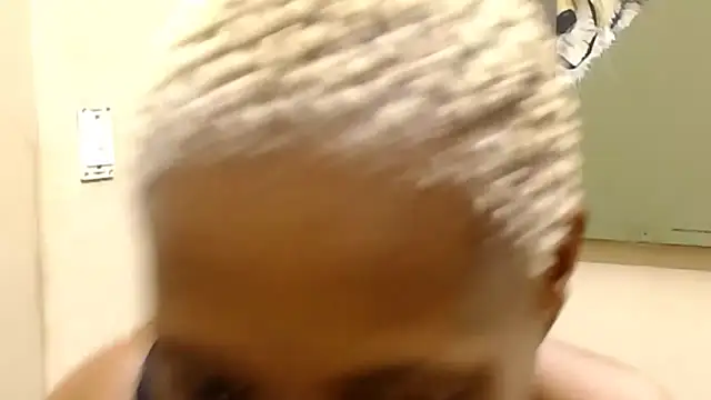 SEXYMUMU online show from November 27, 8:00 pm